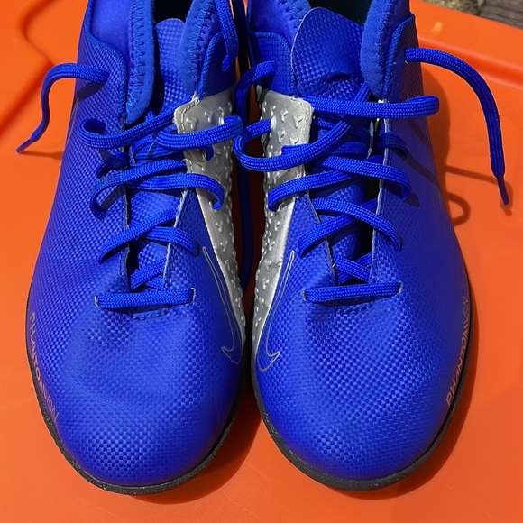 NWoT youth 6 Nike Phantom VSN turf cleats - Picture 3 of 9